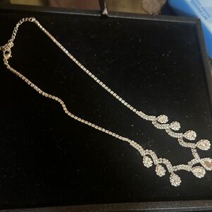 Elegant Silver Necklace with Crystal Accents